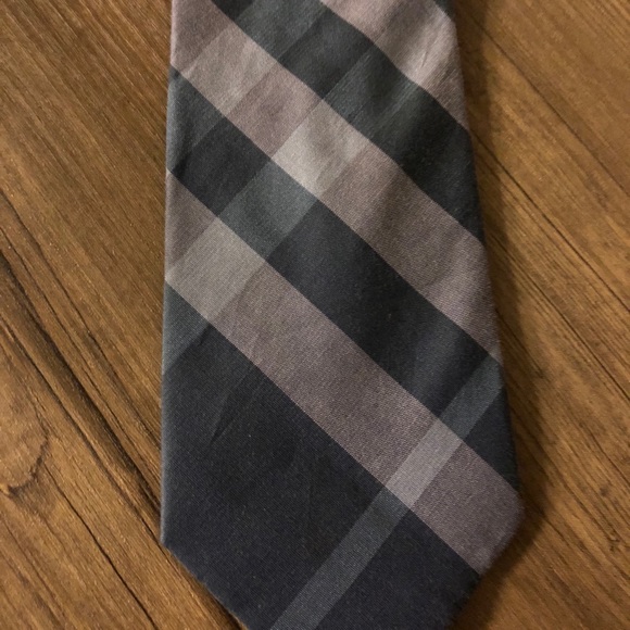 100% Authentic Burberry Tie - Picture 1 of 8